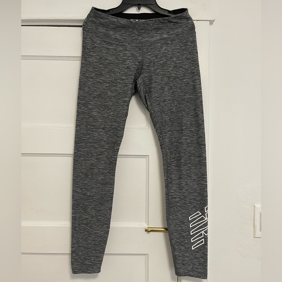 EUC Women’s Medium (27” X 27”) New Balance Graphic Logo Leggings/Tights In Grey - Picture 8 of 12